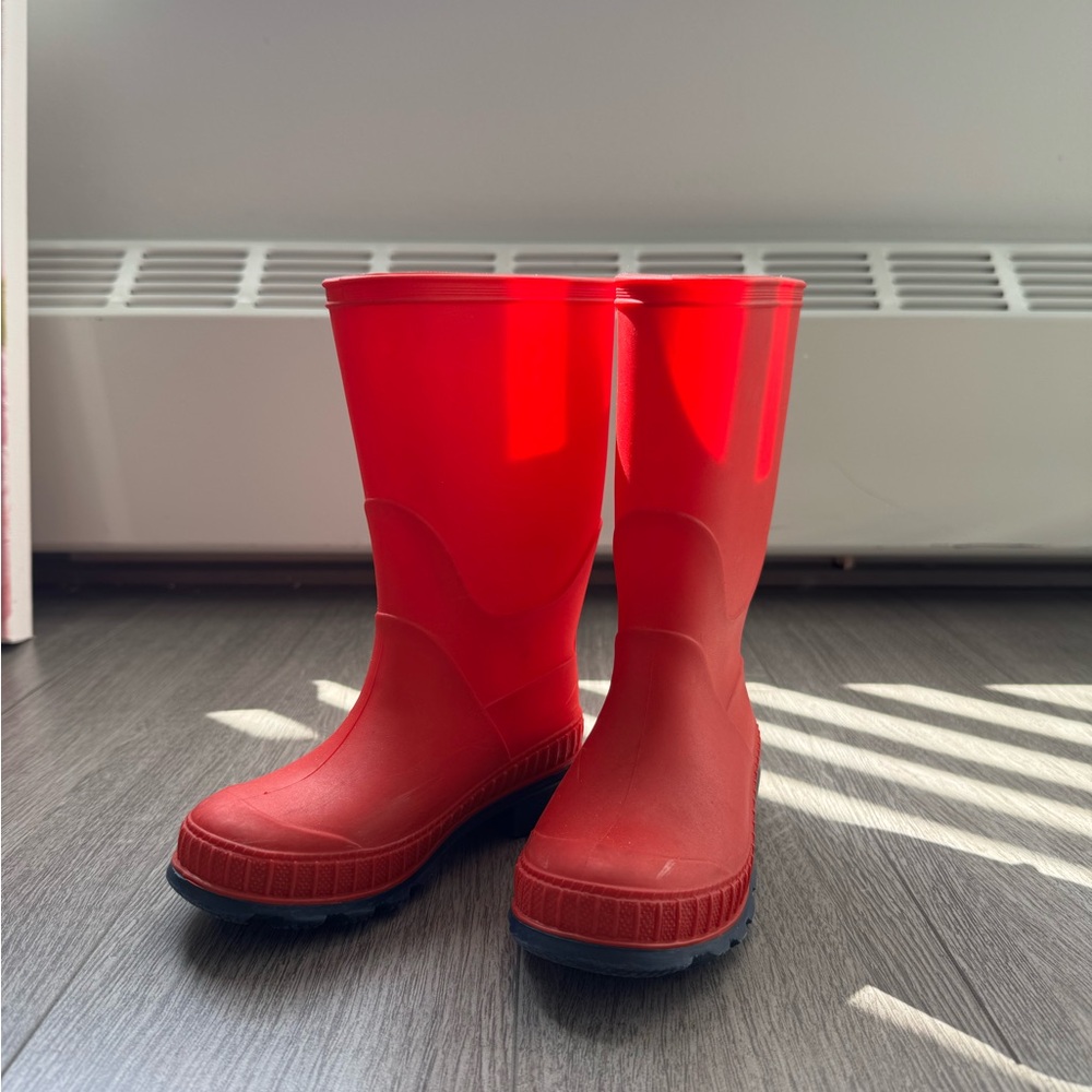 Mountain Wearhouse Red Rubber Rain Boots- toddler 8